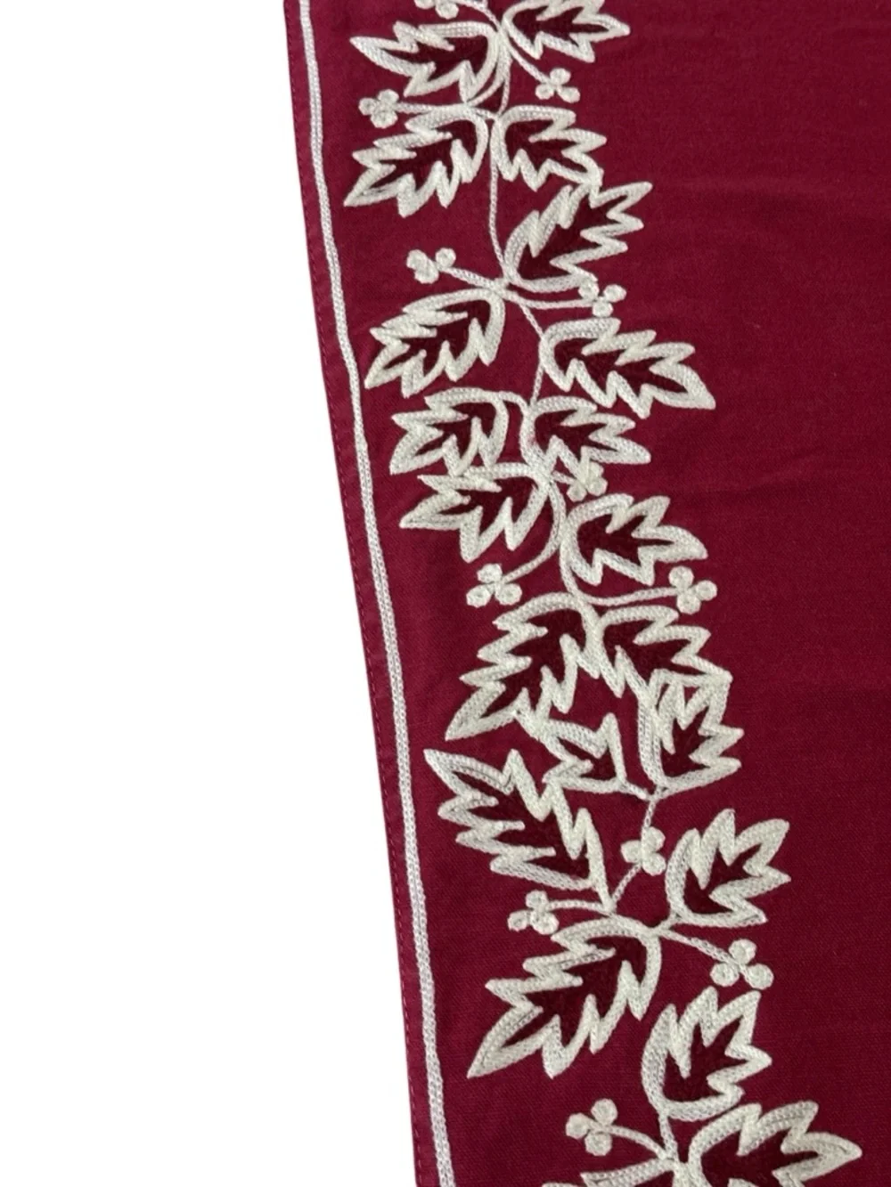 Williams Sonoma Christmas Winter Table Runner Embroidered Crewel Red White Holly